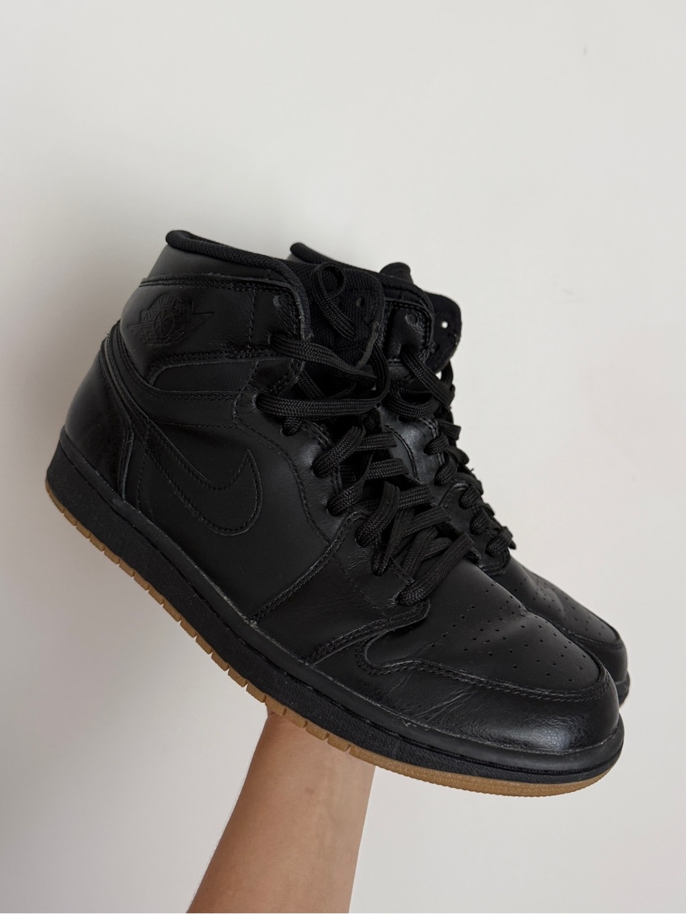 Air Jordan Men 1 Retro High OG “Black Gum”